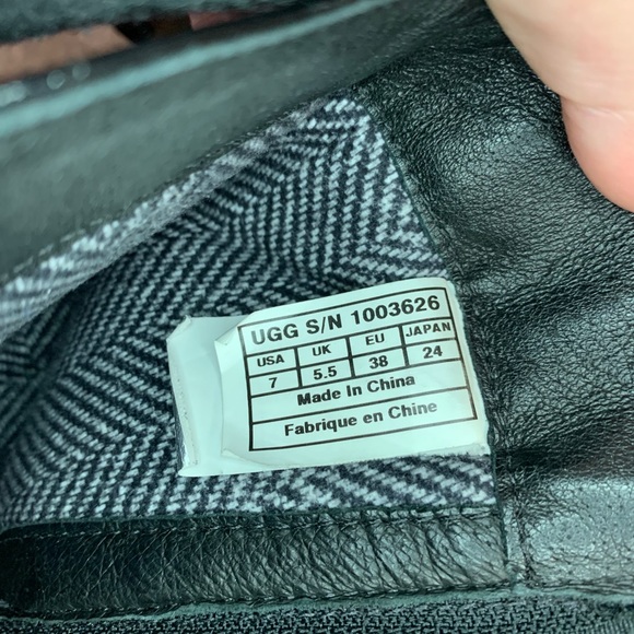 Ugg’s Water Proof Zip up Boots Black Size 7 - Picture 6 of 6